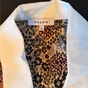 Moodie Black and Pink Floral Inner Lining